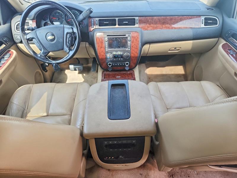 Photo 8 from auction – 2008 CHEVROLET SUBURBAN with VIN 1GNFC16098R187784