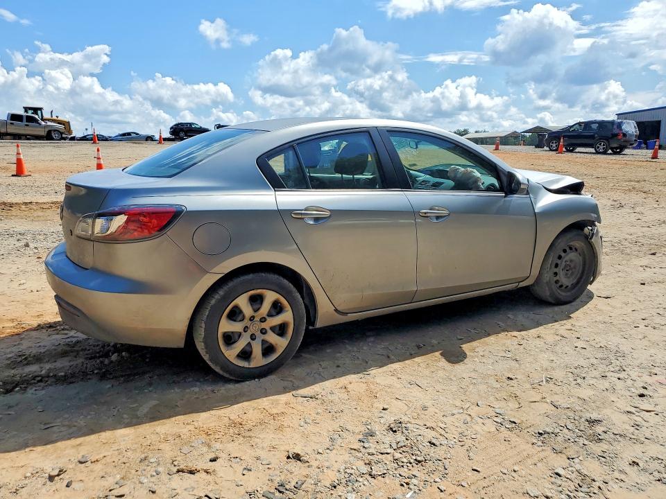 Photo 3 from auction – 2011 MAZDA 3 with VIN JM1BL1UFXB1498774