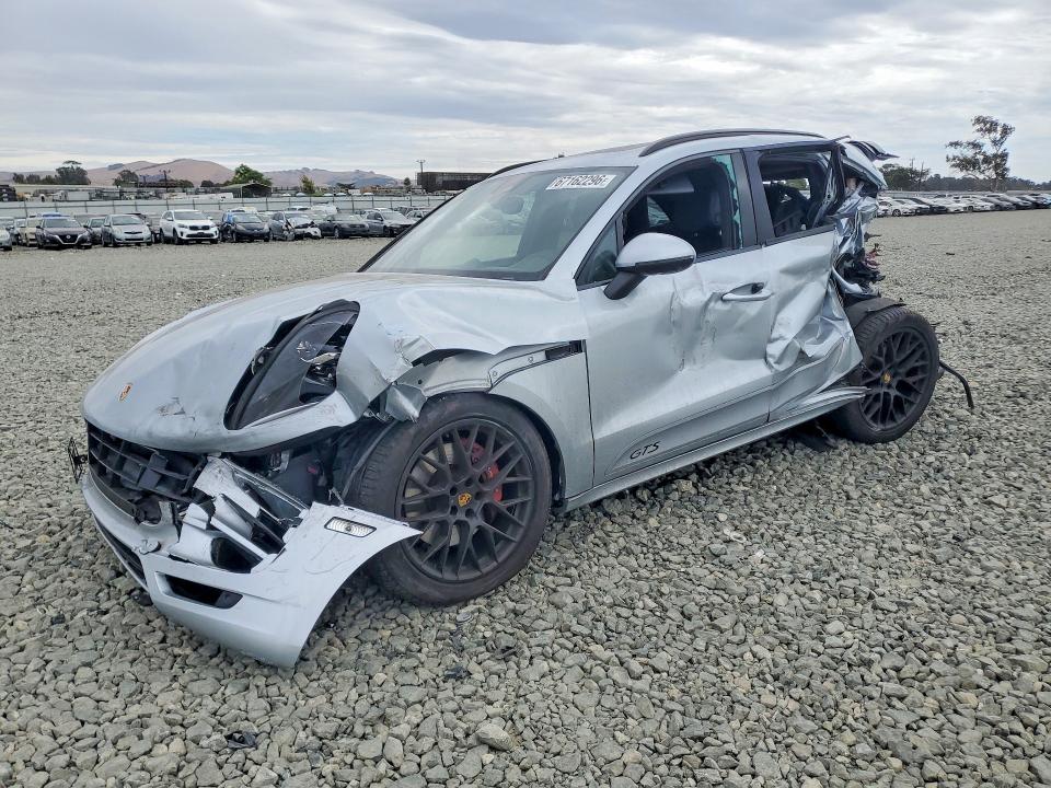 PORSCHE MACAN 2017 with VIN WP1AG2A54HLB56637 - Photo from auction