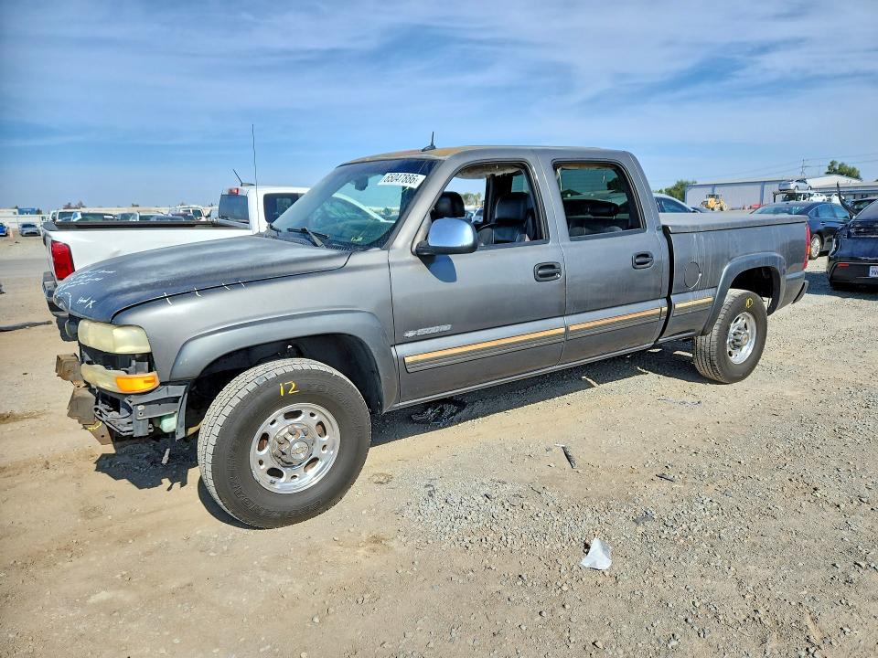 CHEVROLET SILVERADO 2002 with VIN 1GCGC13U42F214869 - Photo from auction