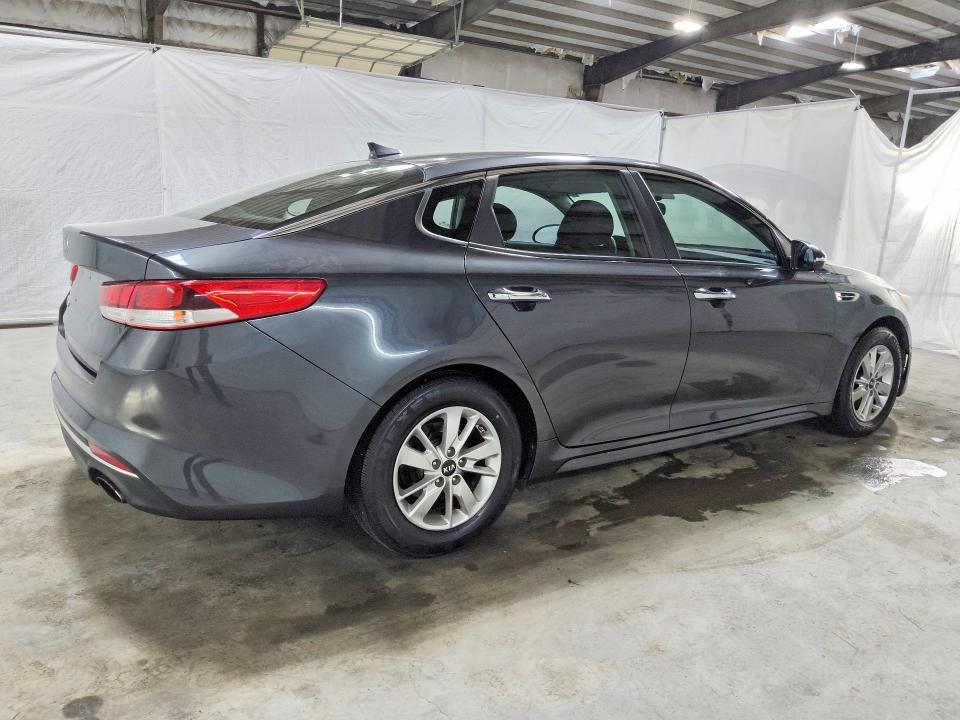 Photo 3 from auction – 2017 KIA OPTIMA with VIN 5XXGT4L33HG175890