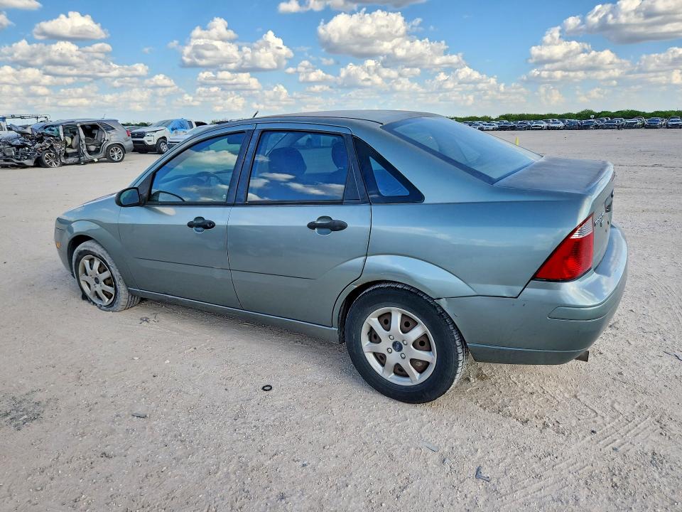 Фото 2 с аукциона – 2005 FORD FOCUS с VIN 1FAFP34NX5W272448