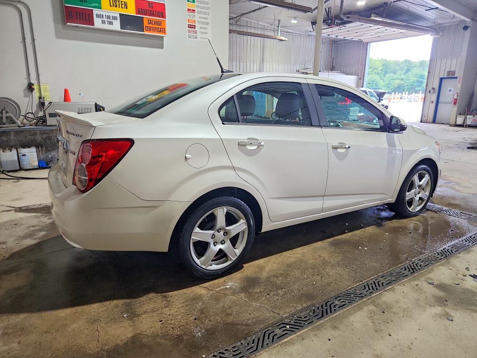 صورة رقم 3 من المزاد - 2014 CHEVROLET SONIC مع VIN 1G1JE5SB3E4135032