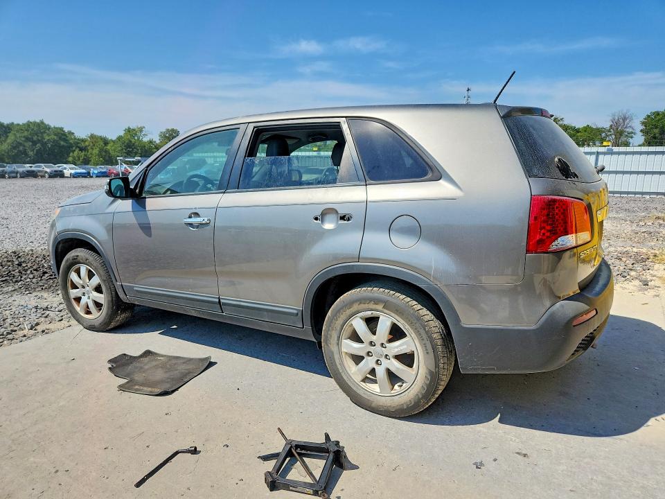 Photo 2 from auction – 2013 KIA SORENTO with VIN 5XYKT3A1XDG315297