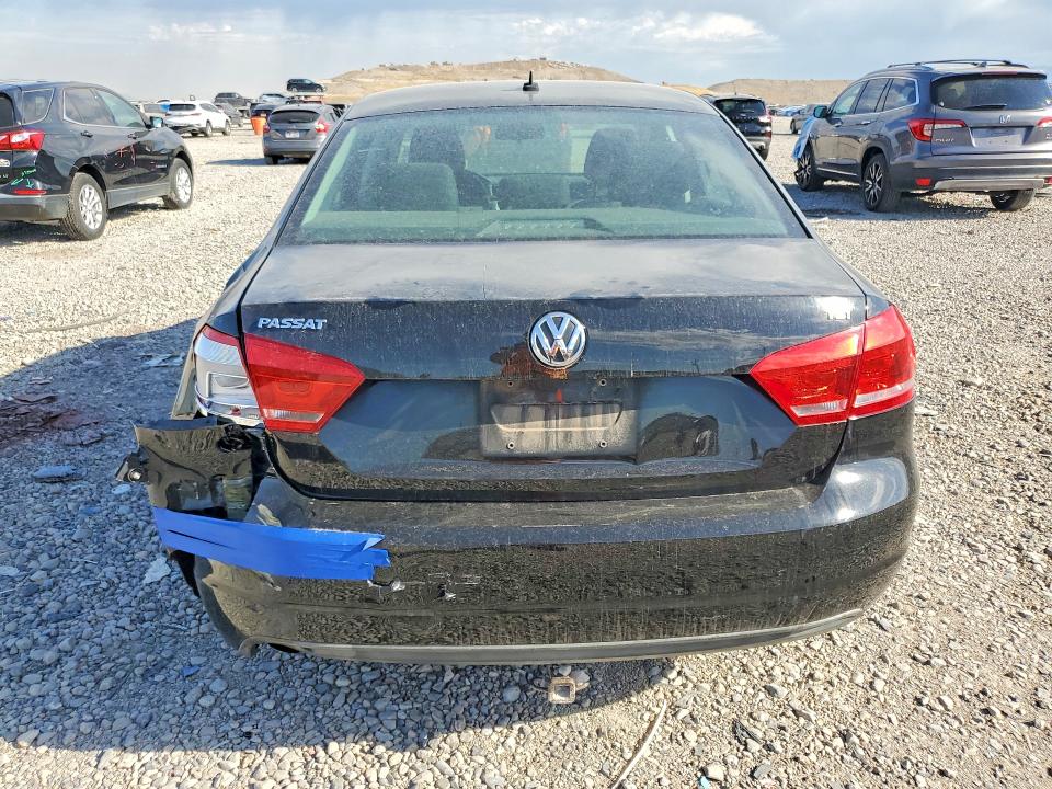 Снимка 6 от търг – 2014 VOLKSWAGEN PASSAT с VIN 1VWAS7A38EC065388