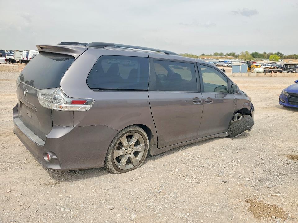 Photo 3 from auction – 2011 TOYOTA SIENNA with VIN 5TDXK3DC6BS049895