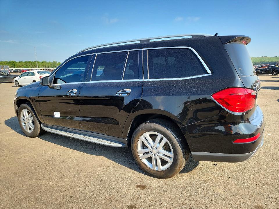 Photo 2 from auction – 2013 MERCEDES-BENZ GL with VIN 4JGDF7CE4DA135395