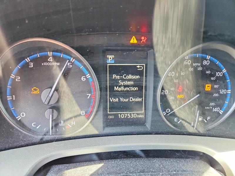 Photo 9 from auction – 2018 TOYOTA RAV4 with VIN 2T3WFREV9JW467089
