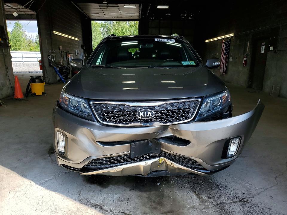 Photo 5 from auction – 2014 KIA SORENTO with VIN 5XYKWDA74EG523677