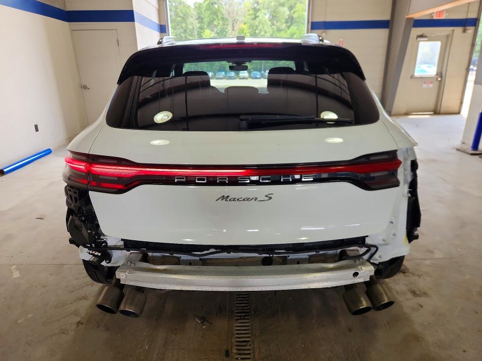 Photo 6 from auction – 2023 PORSCHE MACAN with VIN WP1AG2A54PLB39755