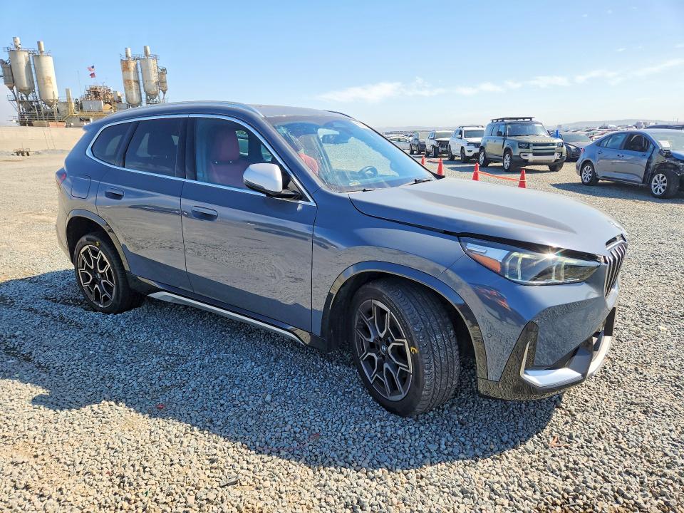 Photo 4 from auction – 2023 BMW X1 with VIN WBX73EF05P5W47990