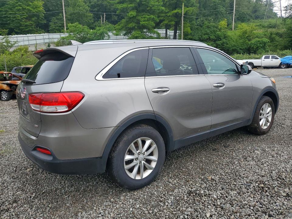 Photo 3 from auction – 2016 KIA SORENTO with VIN 5XYPG4A30GG052730
