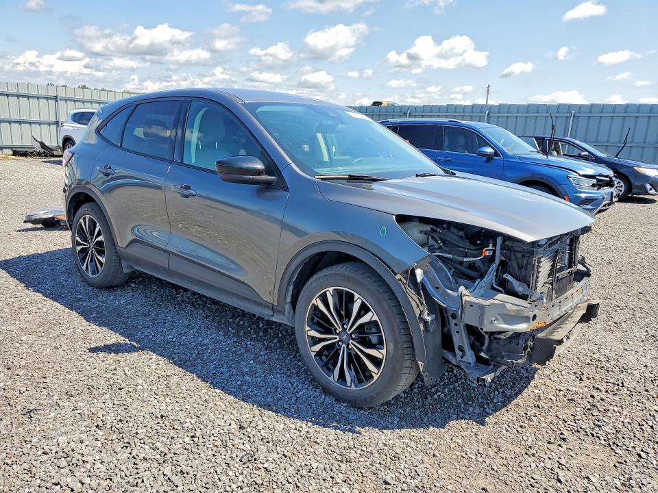 Photo 4 from auction – 2022 FORD ESCAPE with VIN 1FMCU9G61NUA51664