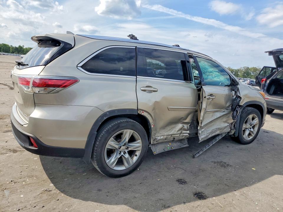 Photo 3 from auction – 2015 TOYOTA HIGHLANDER with VIN 5TDDKRFH5FS092998