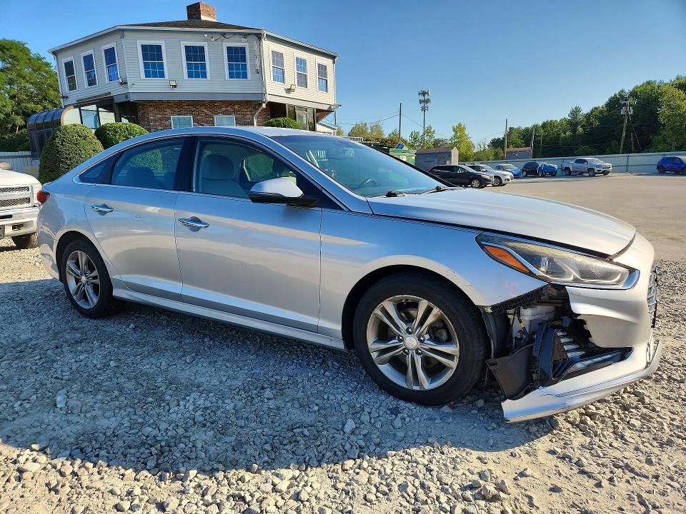 Photo 4 from auction – 2018 HYUNDAI SONATA with VIN 5NPE34AF5JH606485