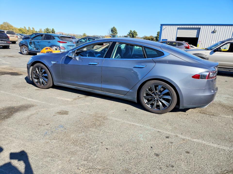 Photo 2 from auction – 2013 TESLA MODEL S with VIN 5YJSA1CN4DFP05930