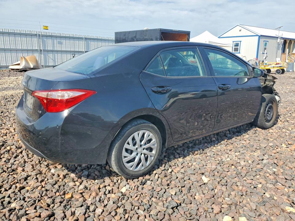 Photo 3 from auction – 2018 TOYOTA COROLLA with VIN 5YFBURHE3JP751005