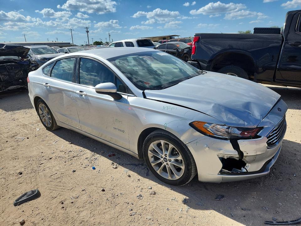 Photo 4 from auction – 2019 FORD FUSION with VIN 3FA6P0LU3KR109100