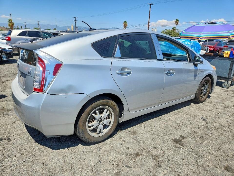 Photo 3 from auction – 2012 TOYOTA PRIUS with VIN JTDKN3DU3C5443694