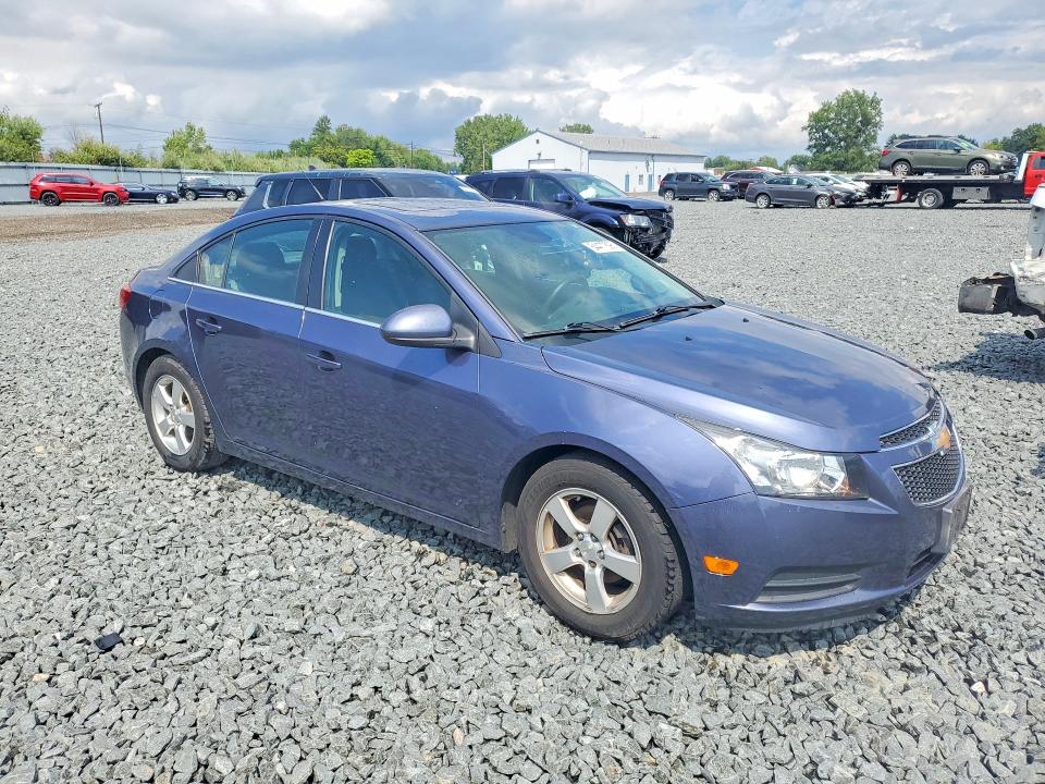 Photo 4 from auction – 2014 CHEVROLET CRUZE with VIN 1G1PC5SB9E7454739