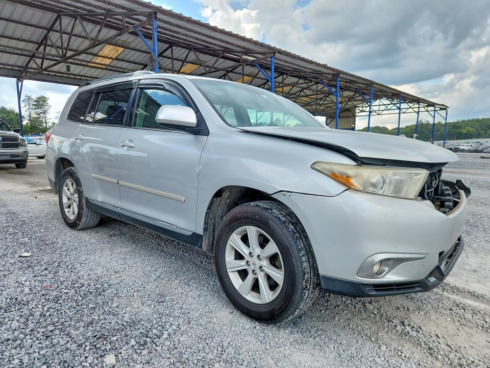 Photo 4 from auction – 2011 TOYOTA HIGHLANDER with VIN 5TDZK3EH4BS037201