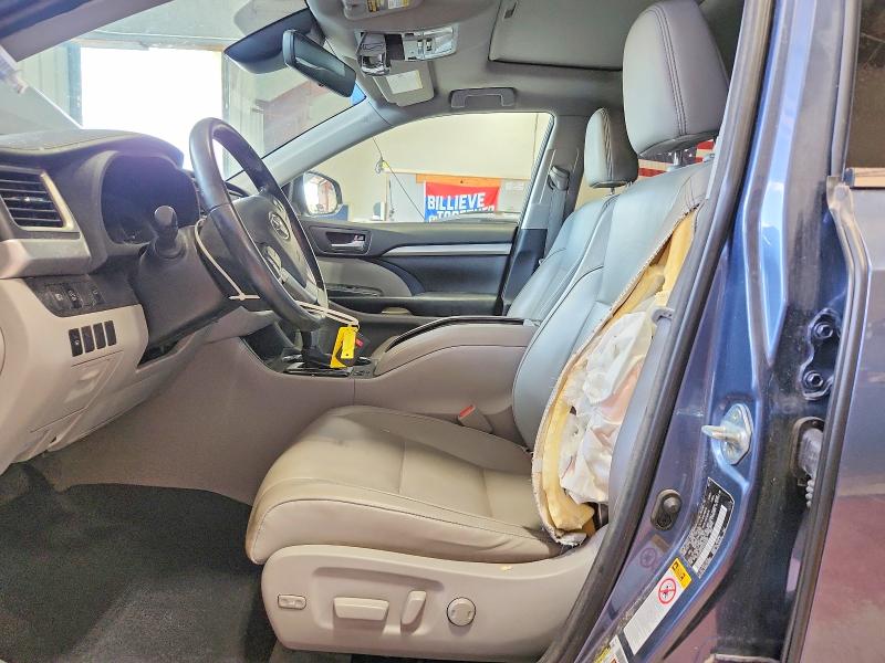 Photo 7 from auction – 2017 TOYOTA HIGHLANDER with VIN 5TDJZRFH1HS429281