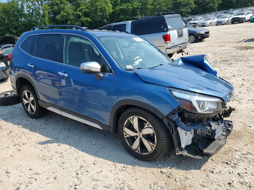 Photo 4 from auction – 2019 SUBARU FORESTER with VIN JF2SKAWC9KH568148