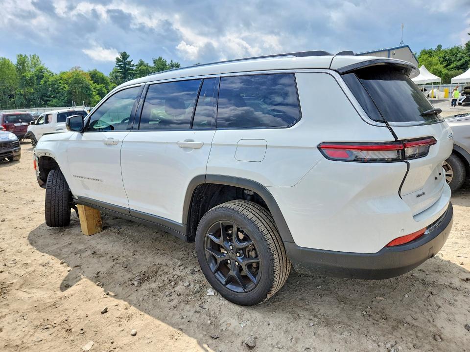 Снимка 2 от търг – 2023 JEEP GRAND CHEROKEE с VIN 1C4RJKAG0P8781822