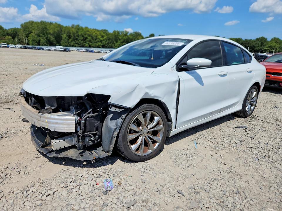 CHRYSLER 200 2015 with VIN 1C3CCCBB3FN590859 - Photo from auction
