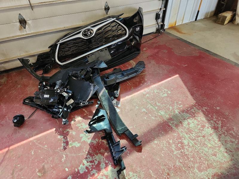 Photo 13 from auction – 2022 TOYOTA HIGHLANDER with VIN 5TDGZRBH4NS597282
