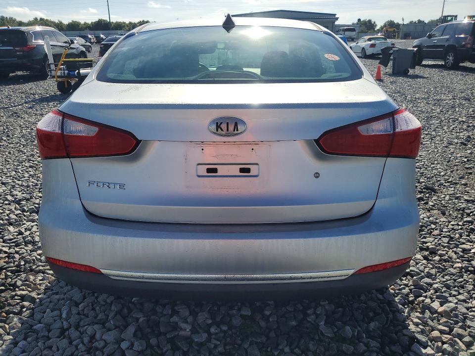 Снимка 6 от търг – 2014 KIA FORTE с VIN KNAFK4A63E5173436