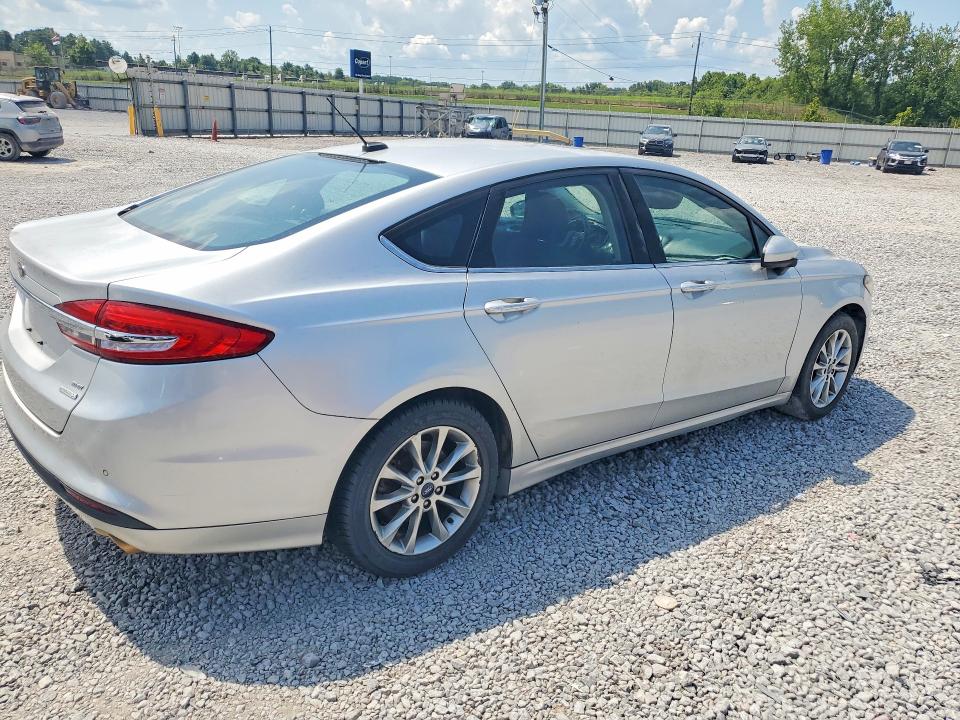 Photo 3 from auction – 2017 FORD FUSION with VIN 3FA6P0HD1HR249650