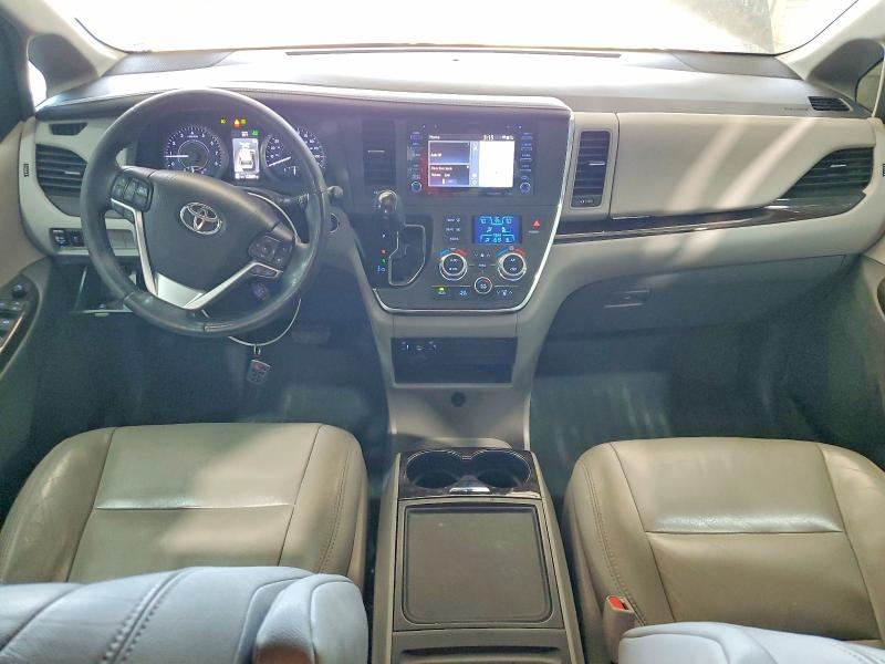 Photo 8 from auction – 2018 TOYOTA SIENNA with VIN 5TDYZ3DC4JS934725