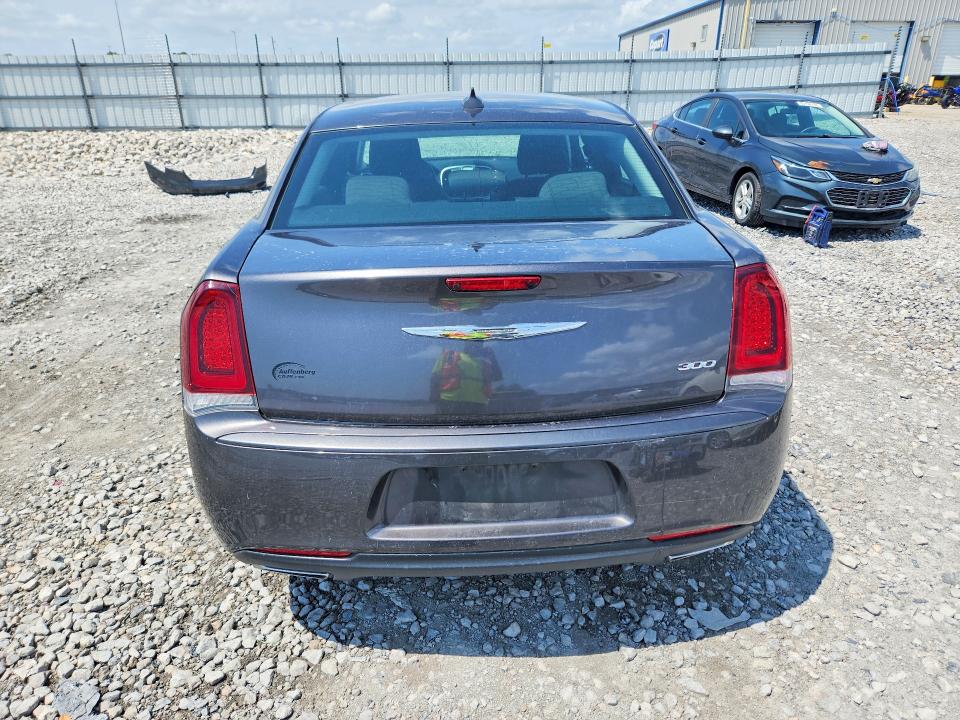 Photo 6 from auction – 2018 CHRYSLER 300 with VIN 2C3CCAAG6JH249958