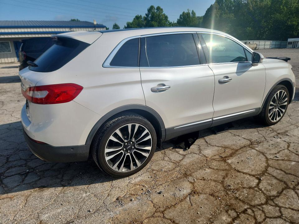 Photo 3 from auction – 2016 LINCOLN MKX with VIN 2LMTJ8LR1GBL38258