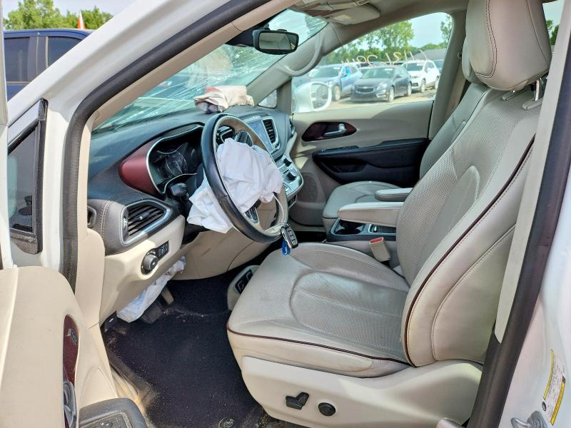 Photo 7 from auction – 2017 CHRYSLER PACIFICA with VIN 2C4RC1GG9HR608172