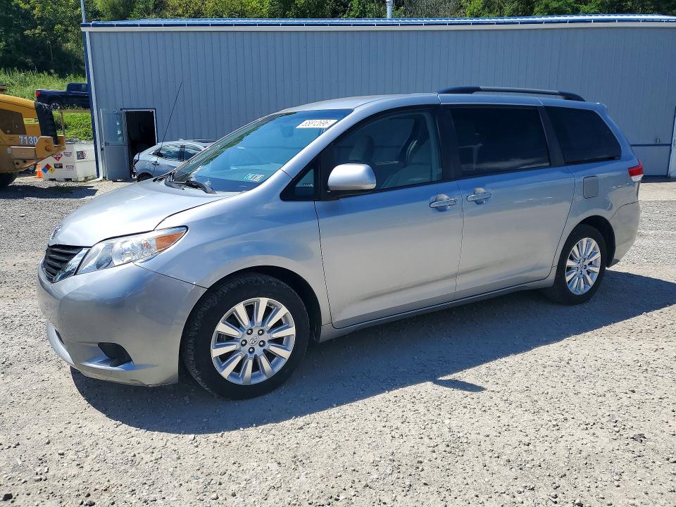 TOYOTA SIENNA 2014 with VIN 5TDJK3DC9ES088359 - Photo from auction