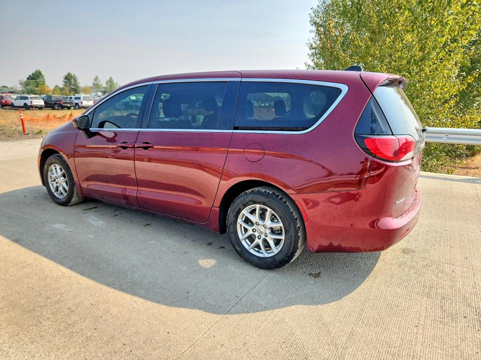 Photo 2 from auction – 2022 CHRYSLER VOYAGER with VIN 2C4RC1CGXNR223124