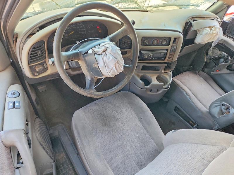 Photo 8 from auction – 2000 CHEVROLET ASTRO with VIN 1GNDM19W1YB136504