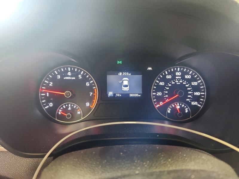 Photo 9 from auction – 2019 KIA OPTIMA with VIN 5XXGT4L37KG373900