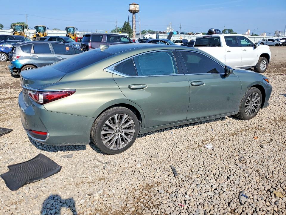 Photo 3 from auction – 2021 LEXUS ES 250 with VIN 58AD11D12MU004481
