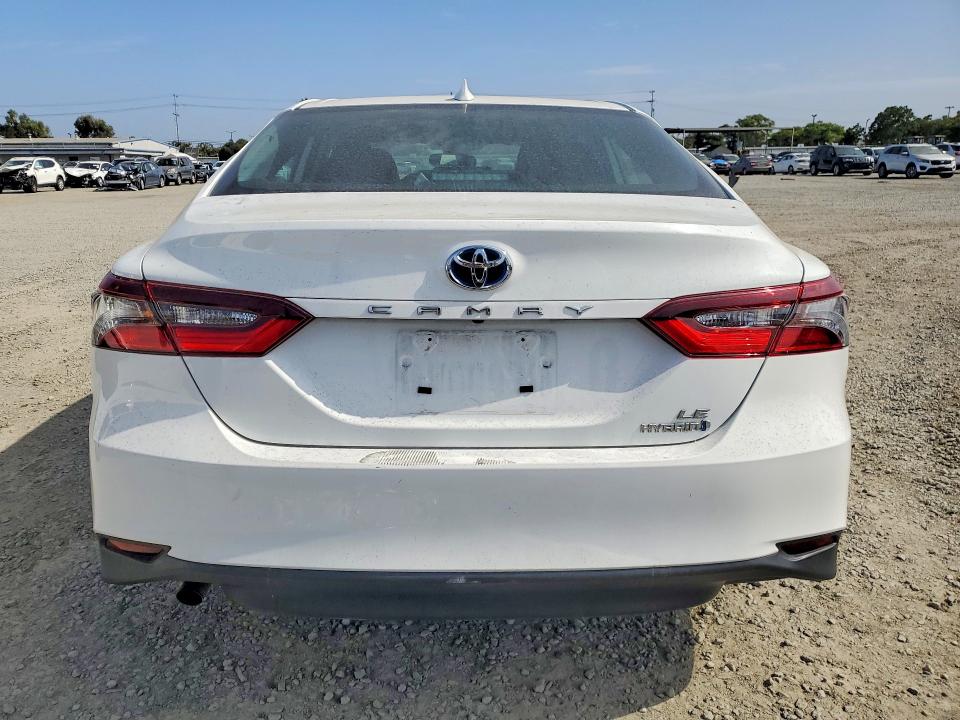 Photo 6 from auction – 2021 TOYOTA CAMRY with VIN 4T1C31AK2MU027964