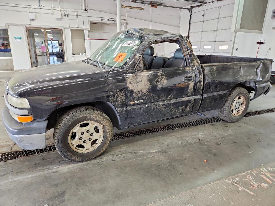 CHEVROLET SILVERADO 2001 with VIN 1GCEC14W81Z305826 - Photo from auction