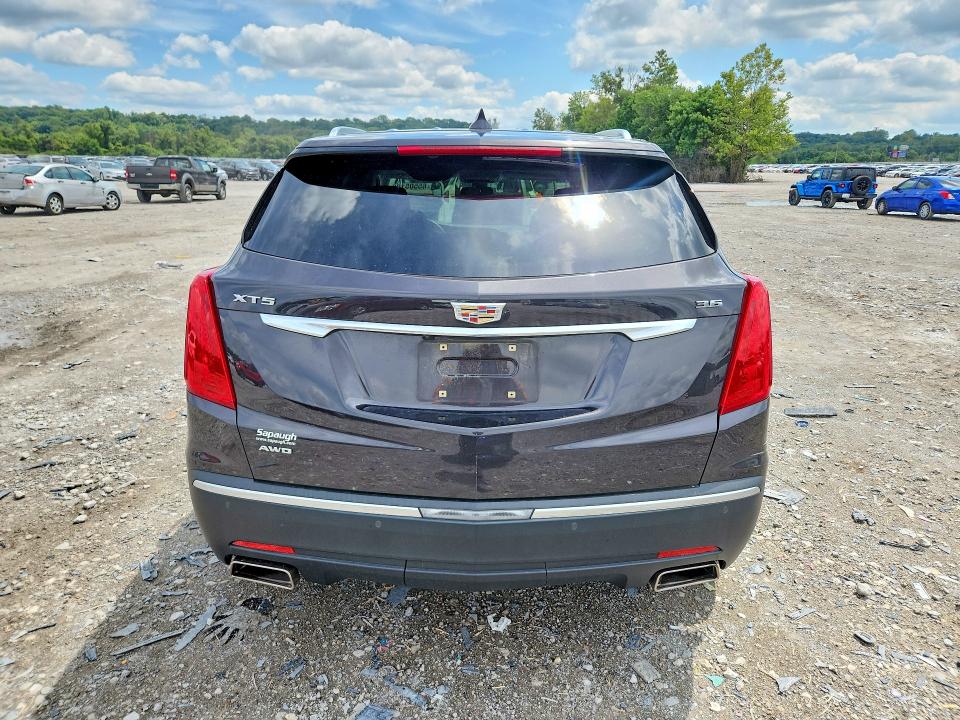 Photo 6 from auction – 2017 CADILLAC XT5 with VIN 1GYKNDRS1HZ136242