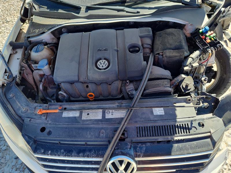 Photo 11 from auction – 2013 VOLKSWAGEN PASSAT with VIN 1VWBP7A30DC051909