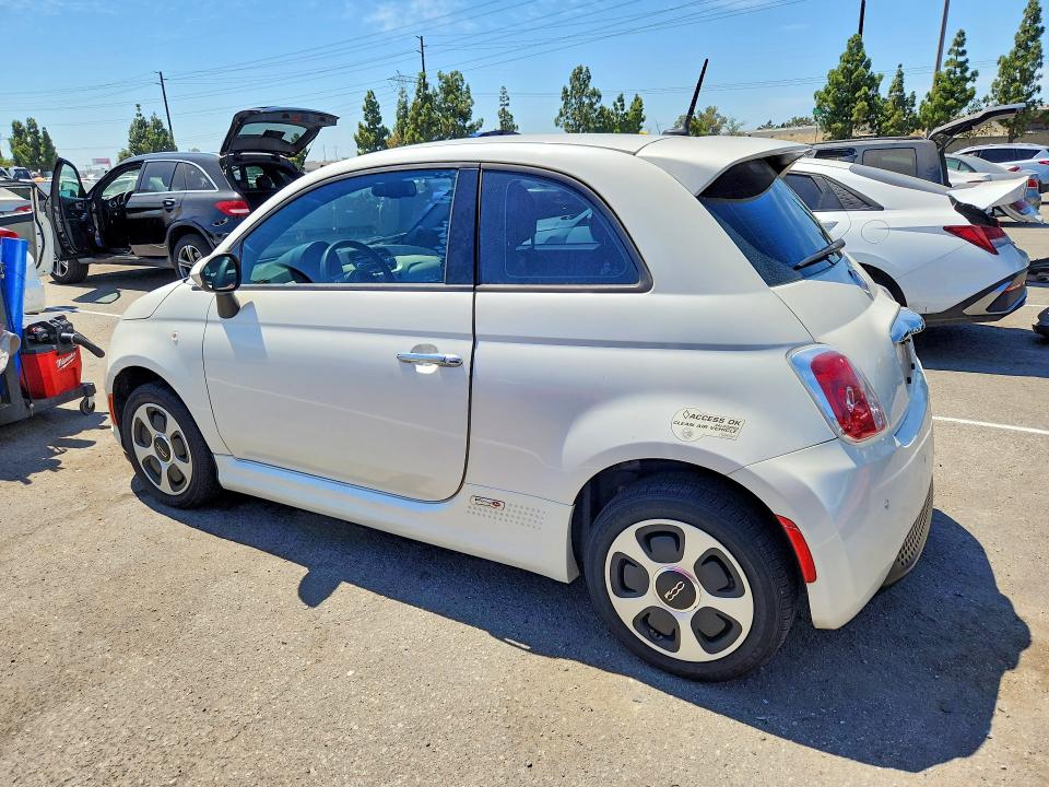 Photo 2 from auction – 2015 FIAT 500 with VIN 3C3CFFGE7FT615340