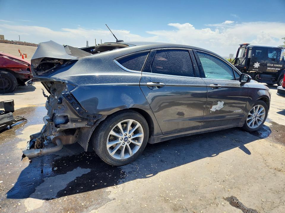 Photo 3 from auction – 2017 FORD FUSION with VIN 3FA6P0LU5HR301496