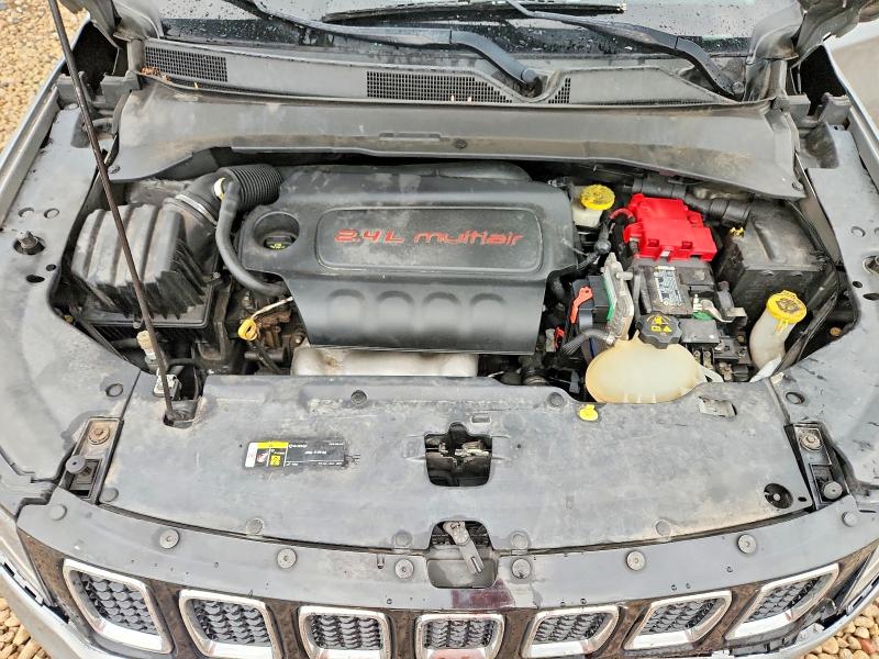 Foto 12 de la subasta – 2019 JEEP COMPASS con VIN 3C4NJDBB6KT714407