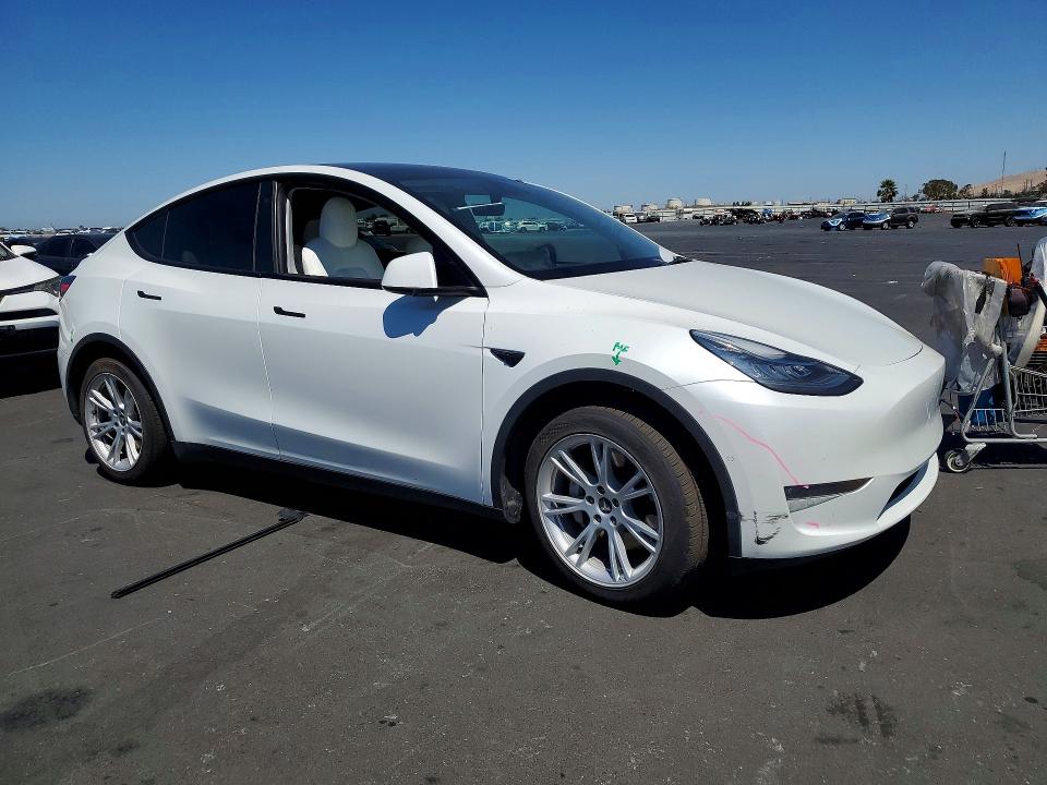 Photo 4 from auction – 2021 TESLA MODEL Y with VIN 5YJYGAEE3MF228297