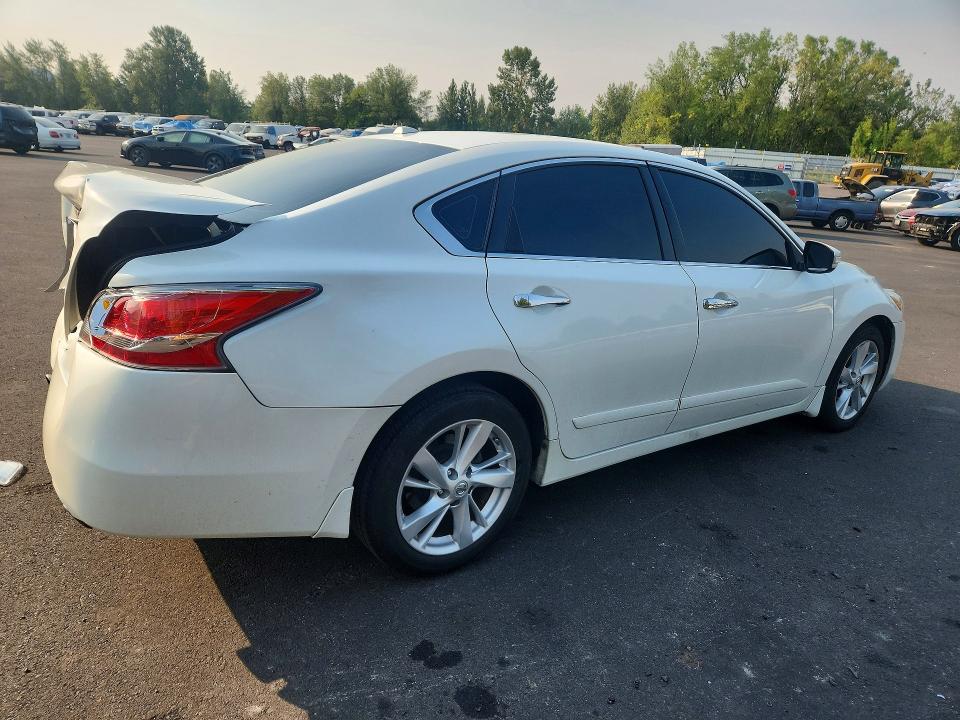 Photo 3 from auction – 2015 NISSAN ALTIMA with VIN 1N4AL3AP2FC201002